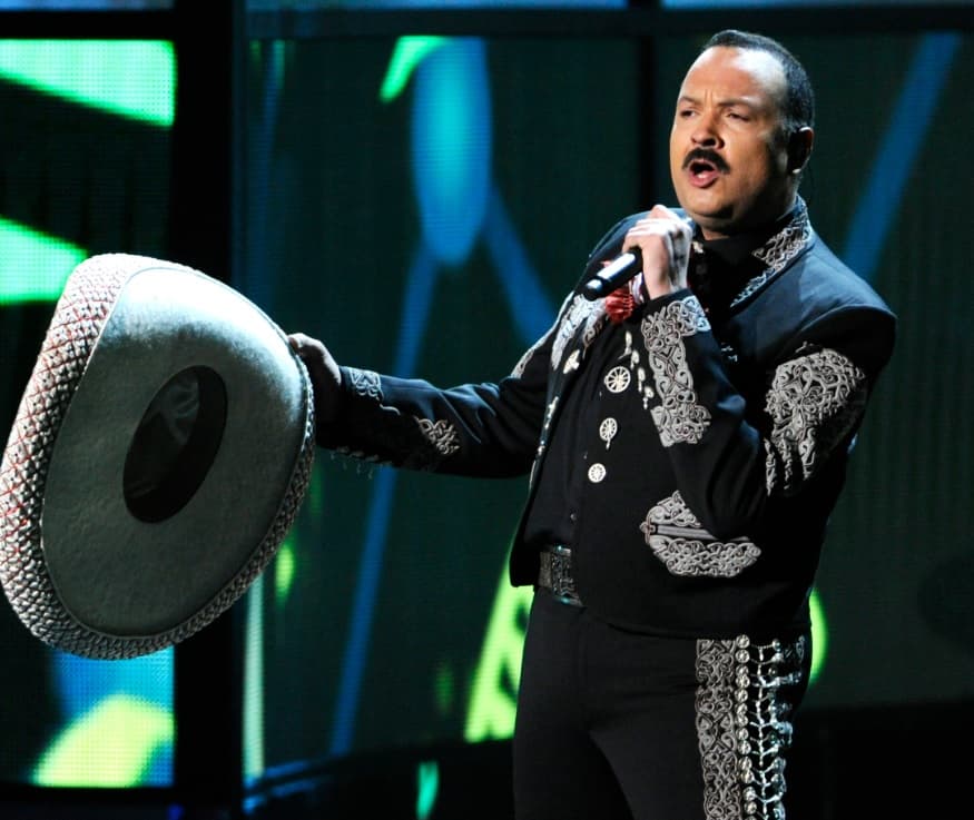 Pepe Aguilar dice adiós a un “gran y fiel amigo”