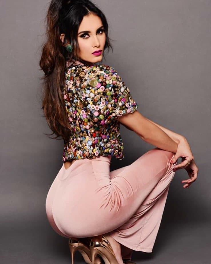 Bárbara Islas es conductora de Televisa Deportes y Telehit.
