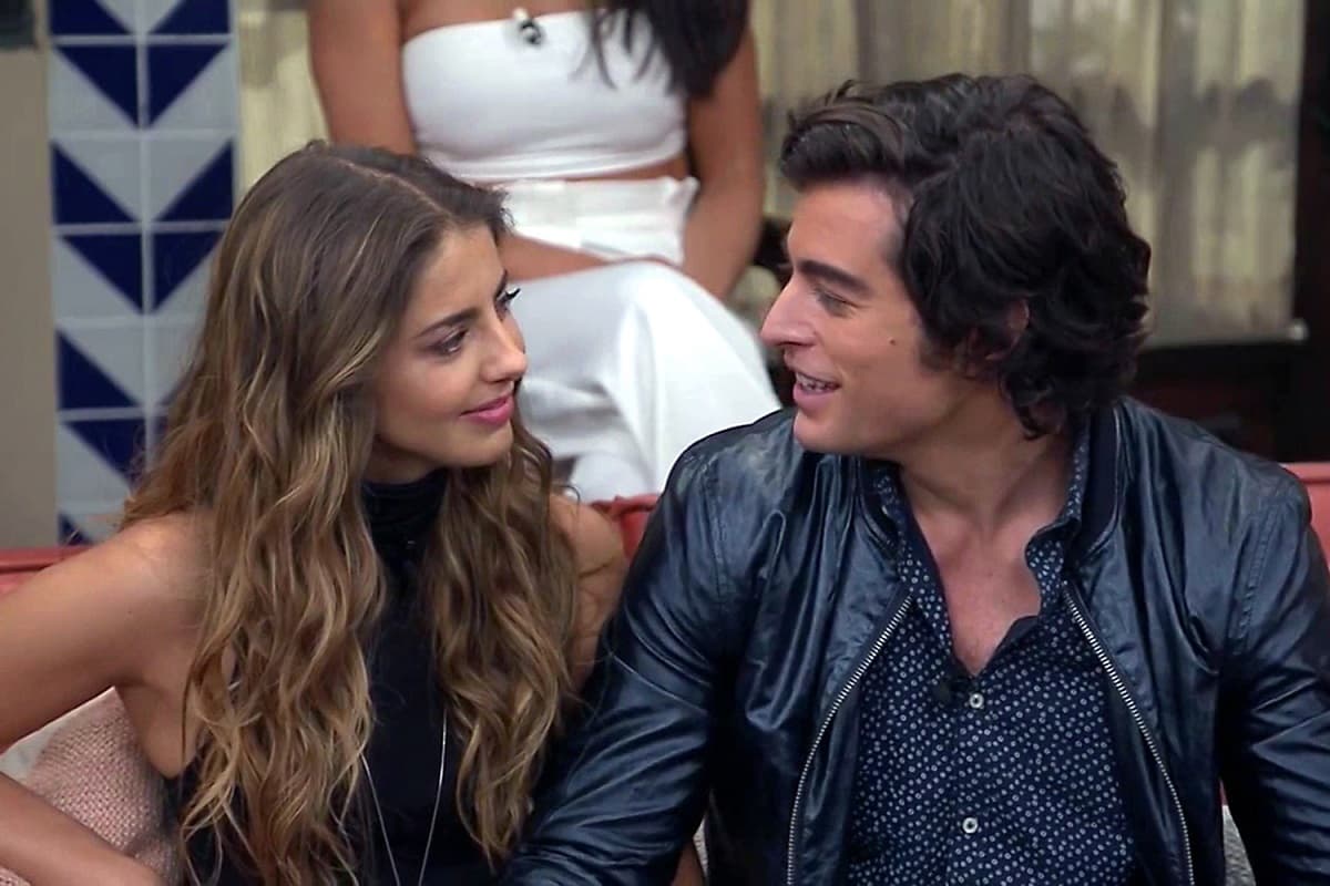 Danilo Carrera reaparece en fotos con Michelle Renaud y su hijo