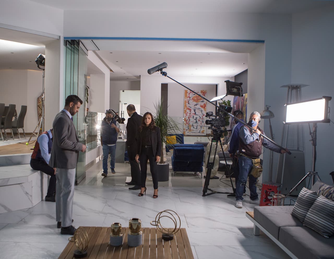 La producción sigue los protocolos necesarios para realizar la escena con los mayores cuidados.
<br>
<br>No te pierdas "Vencer el Desamor" de lunes a viernes a las 8:30 pm. por Las Estrellas