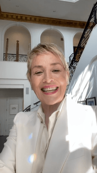 Sharon StoneA sus más de 60 años, esta celebridad es un ejemplo de cómo lucir espectacular con este corte de cabello.