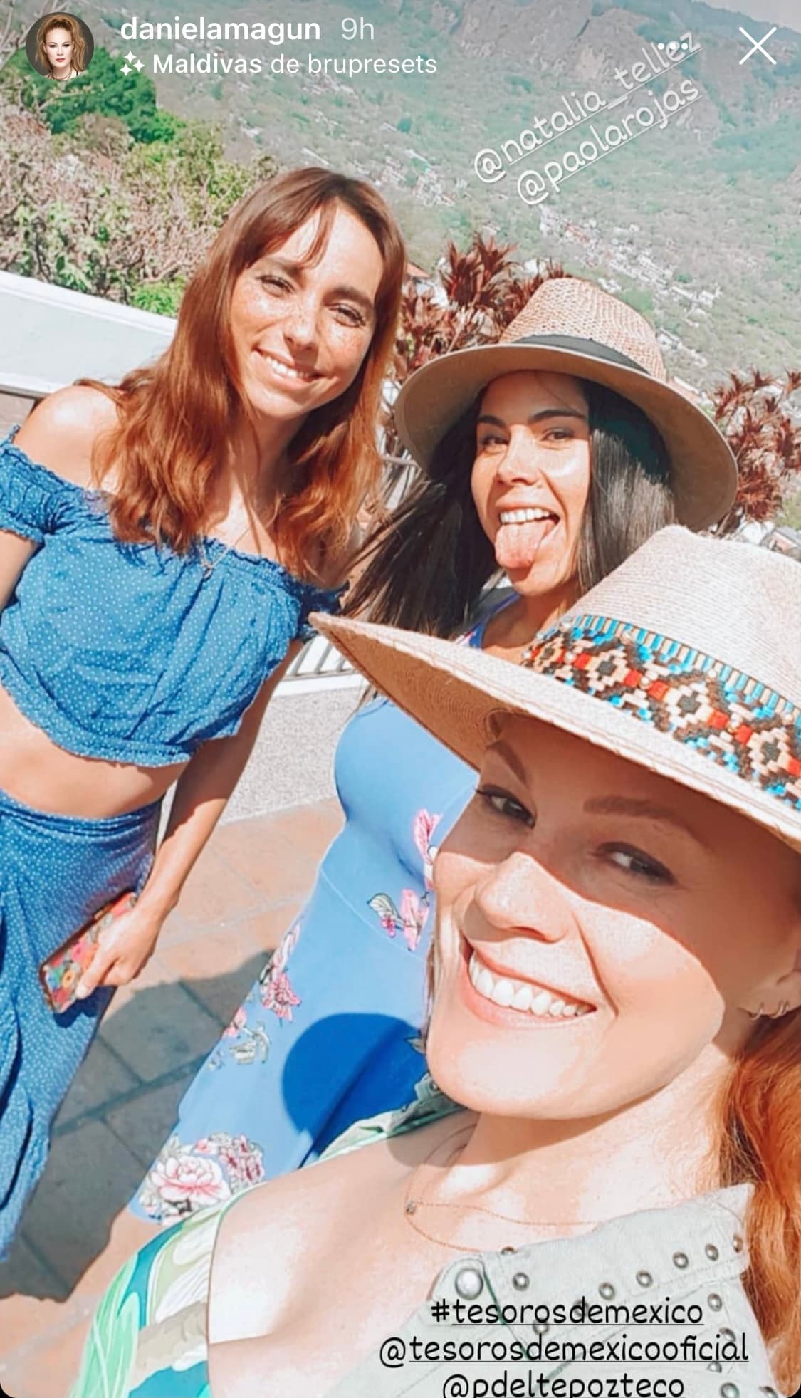 Finalmente, la pelirroja también publicó una selfie en compañía de Téllez y Rojas, en la que muy sonrientes posaron para la cámara.