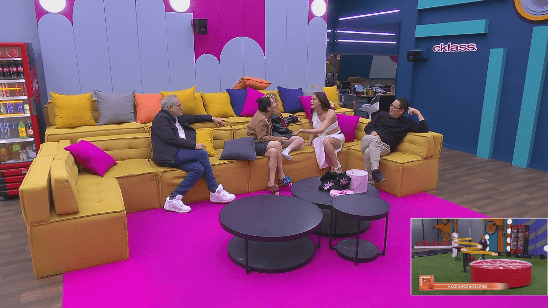 Gala le cuena a Karime y Briggitte lo que le contó su sobrina