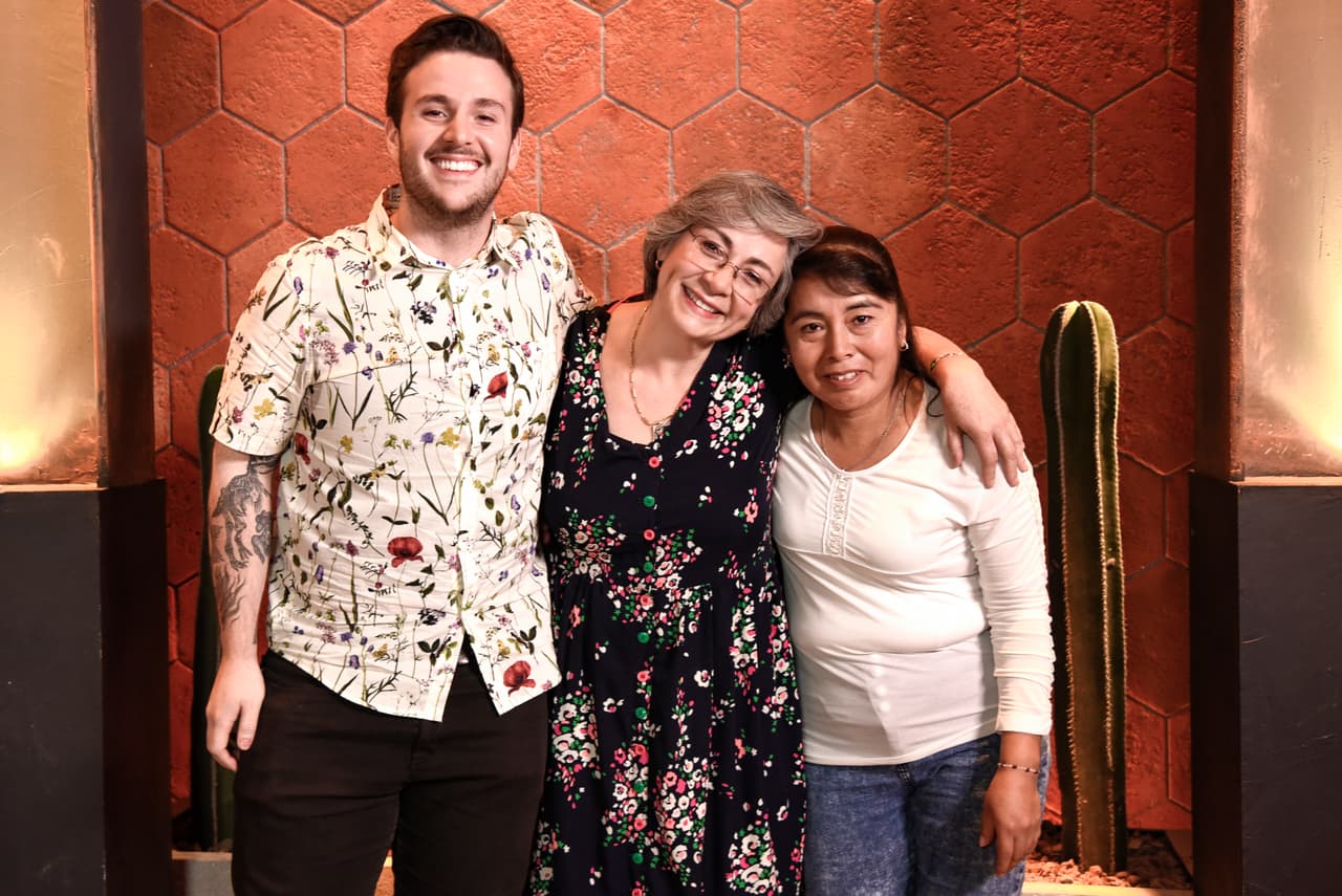 La familia Toledo representa al estado de Michoacán y a la Cuidad de México. Está integrada por Yanko, Vianey y Licha.