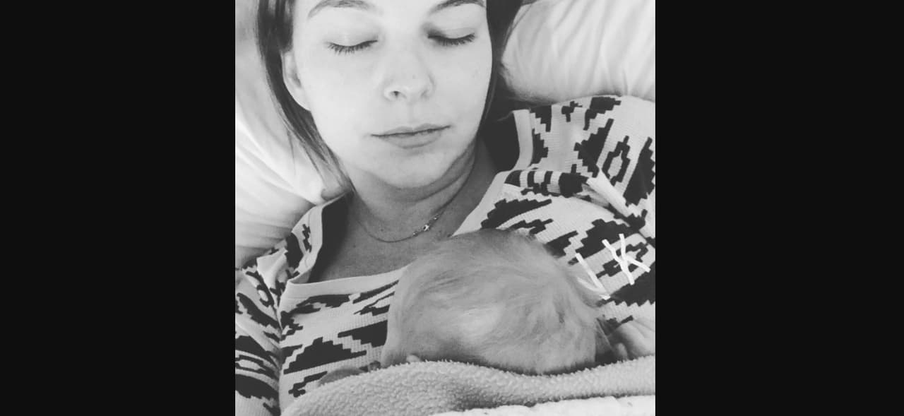 La actriz también agradeció que pueda vivir esta faceta de mamá junto a su pequeño, del que también compartió fotos inéditas de cuando llegó al mundo.