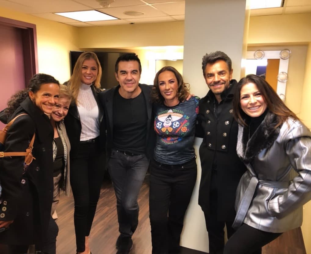 Eugenio Derbez se reencuentra con Consuelo Duval tras reclamo por posar con sus dos ‘esposas'