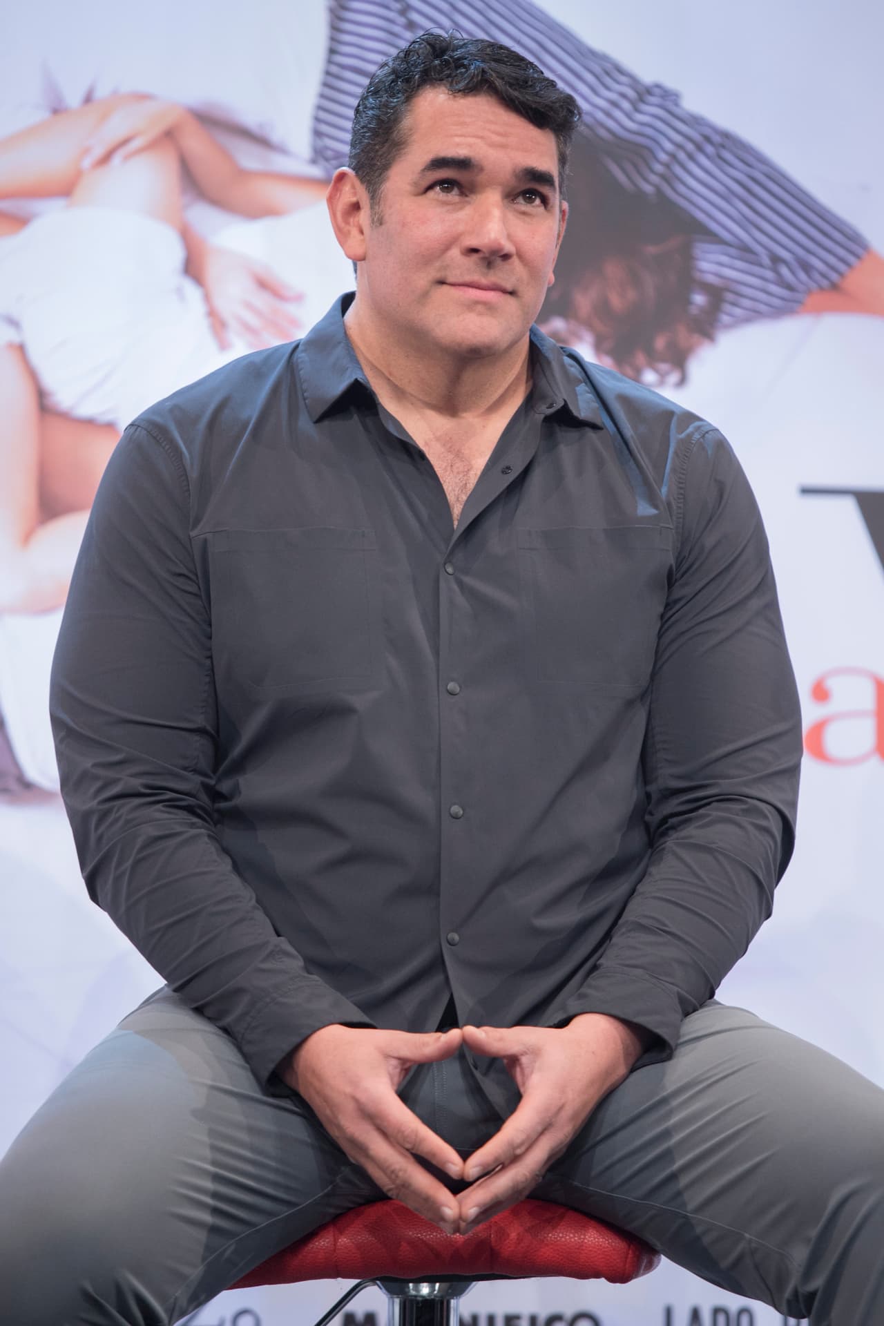 "Pablo, el esposo de Alicia, es el mejor amigo de Miguel”.