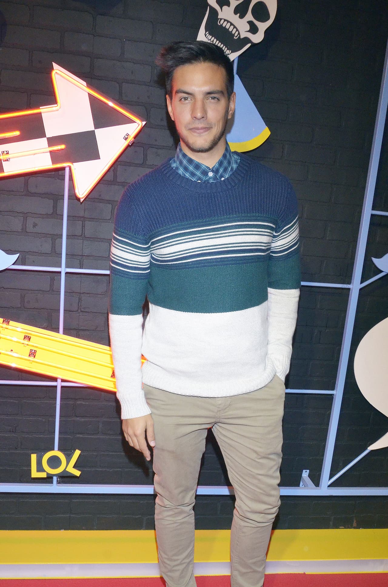 Vadhir Derbez se rapó y subió hasta 17 kilos para su nueva película