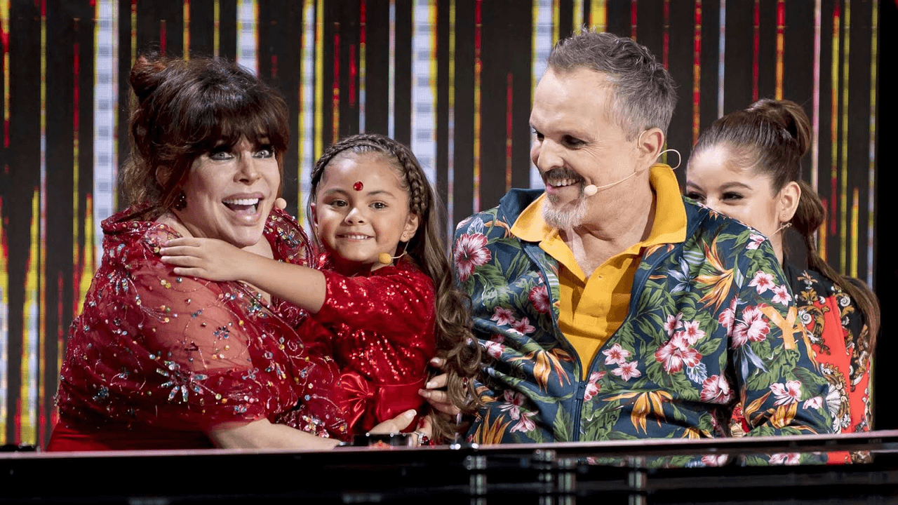 Verónica Castro llora en ‘Pequeños Gigantes’ al ver cantar a su nieta Rafaela