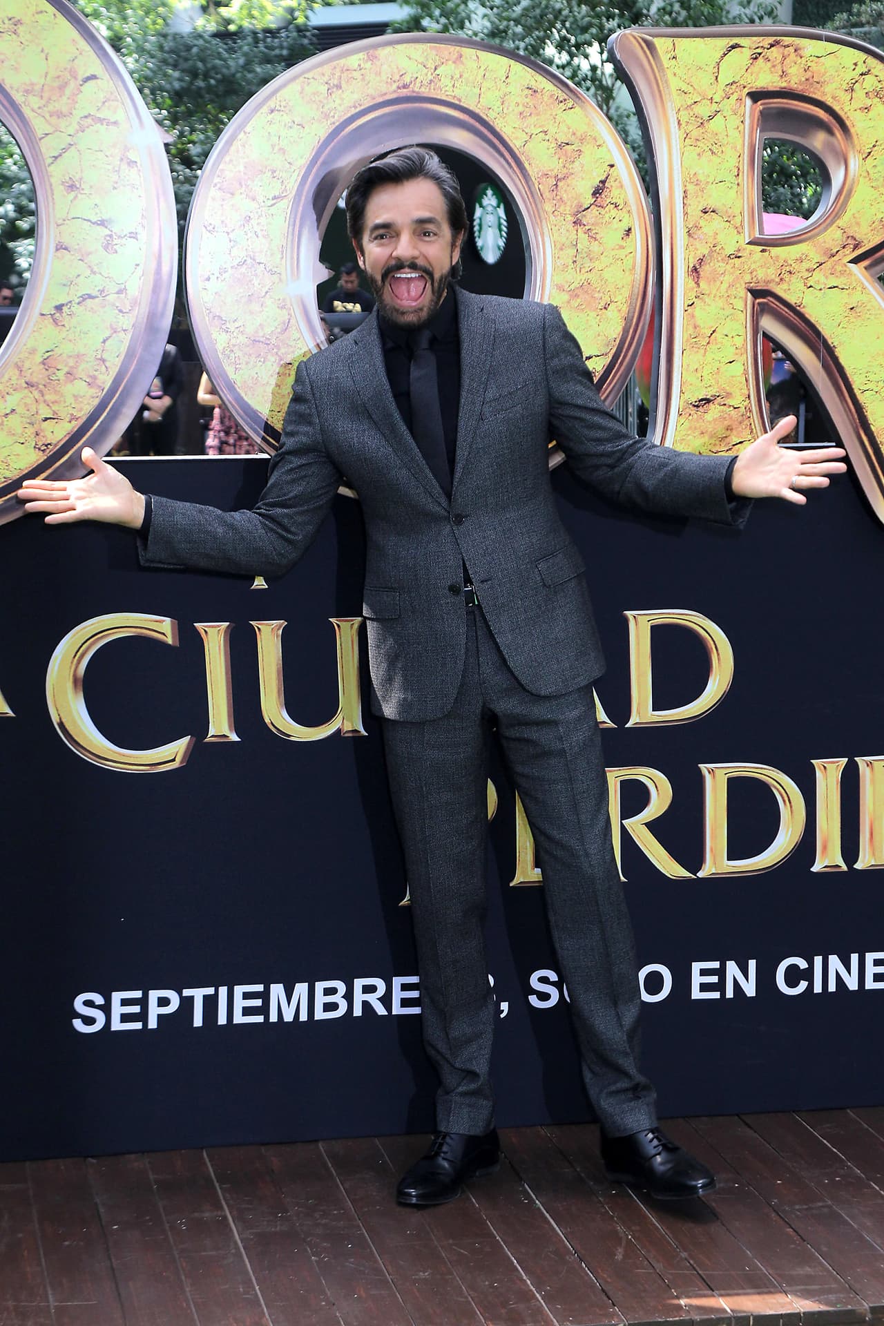 El éxito que cosechó con sus programa de comedia en la televisión mexicana como 'XHDERBEZ' y 'La Familia P. Luche', por mencionar algunos, trascendió fronteras, marcando su debut en el séptimo arte con la cinta 'No se aceptan devoluciones' a la que le siguieron producciones como Overboard, Milagros del Cielo, Jack and Jill y Dora y la ciudad perdida.