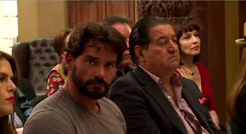 Salvador Mejía defiende a Cristián de la Fuente de José Ron