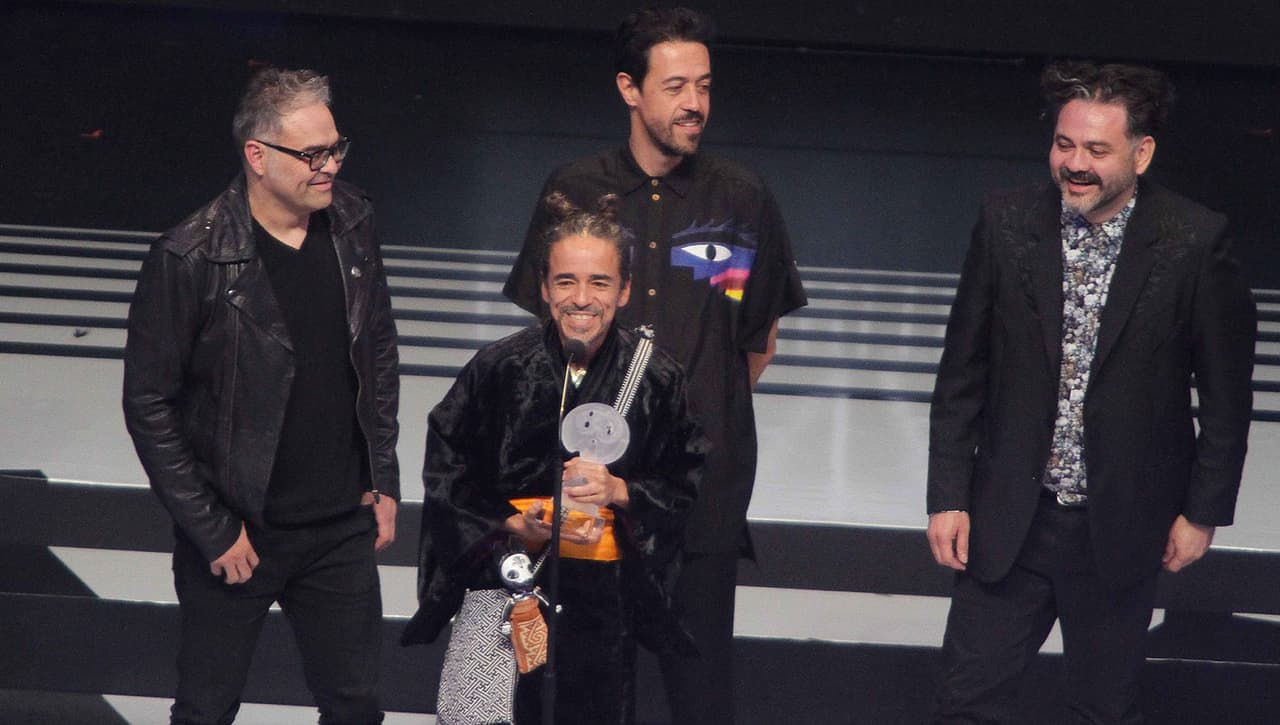Café Tacvba denuncia secuestro de personal y asalto a su camión de gira