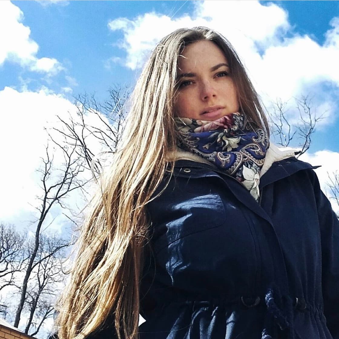 ¿Qué piensas entre el parecido de la joven de 28 años y su famosa hermana?, ¿Crees que se parecen?