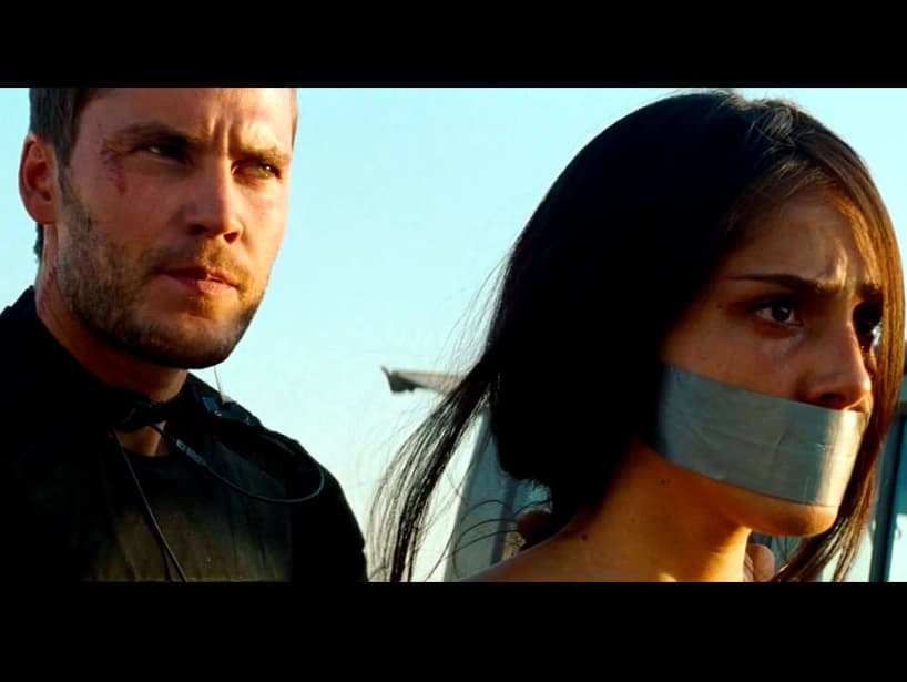 Ese mismo año, Sandra probó suerte el Hollywood y apareció en la película 'Salvajes', protagonizada por Blake Lively, John Travolta y Salma Hayek; y en 2013 participó en la serie 'The Bridge' de la cadena FX.