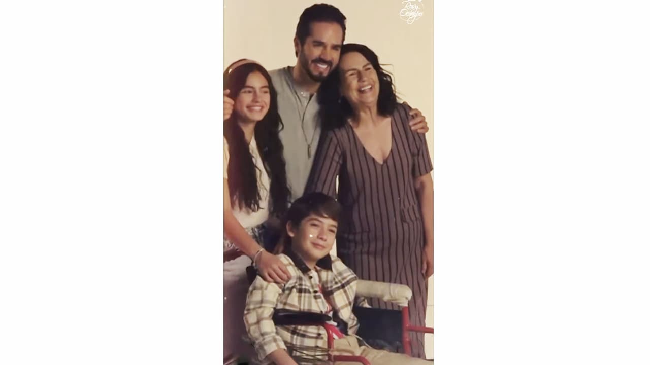 Familia de José Ron en 'Papás por conveniencia'