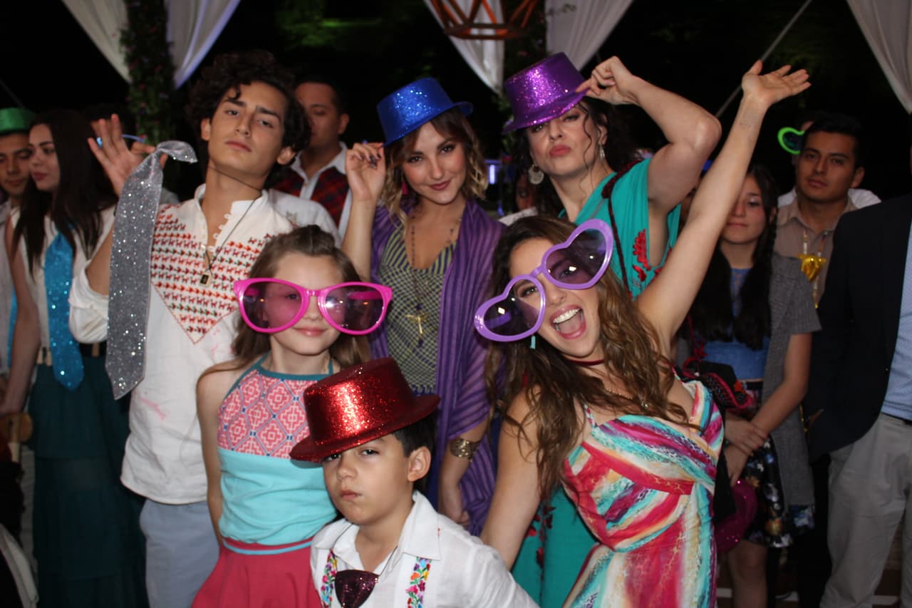 Linda, Grecia, Polita, Aris, Frisa y David pasaron una noche inolvidable.