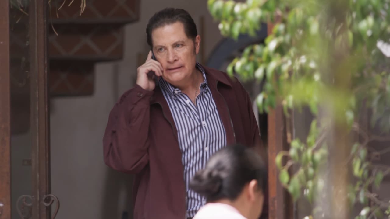 Por lo pronto, 'Alfredo' le marca para pedirle que lo saque de la cárcel, pero él se niega a ayudarle.
