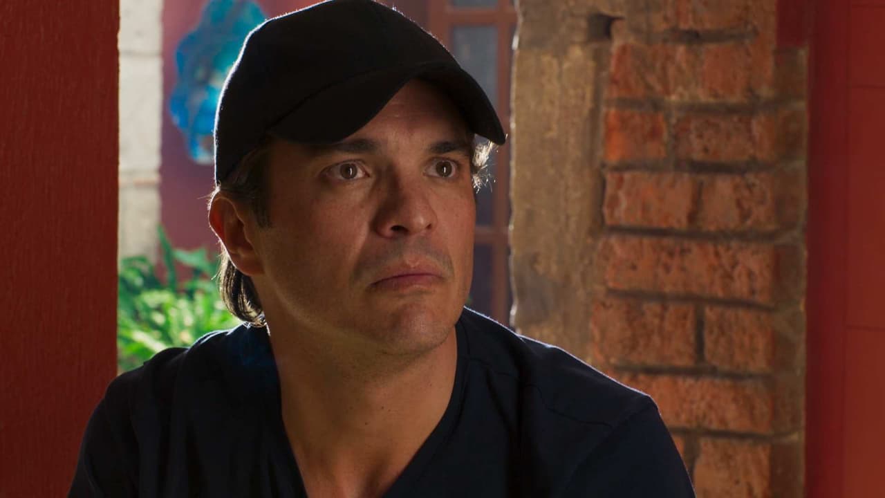 Joaquín descubre que Gabriel y Alexa son amantes