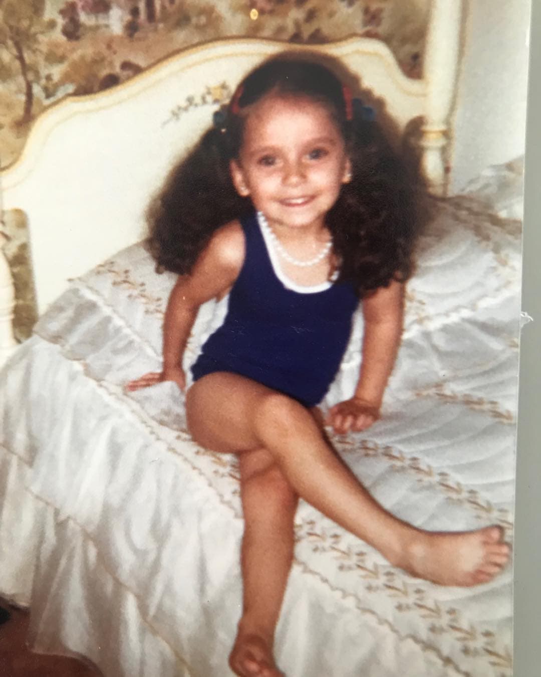 Días antes de su cumpleaños, Elizabeth compartió algunas imágenes del recuerdo para que sus seguidores se percataran cómo ha cambiado a través de los años.