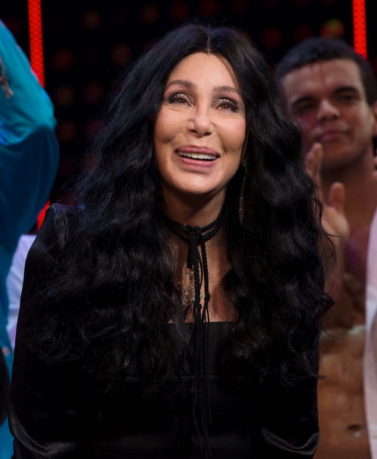 Cher envía sus condolencias en español a los latinos de El Paso, tras el tiroteo
