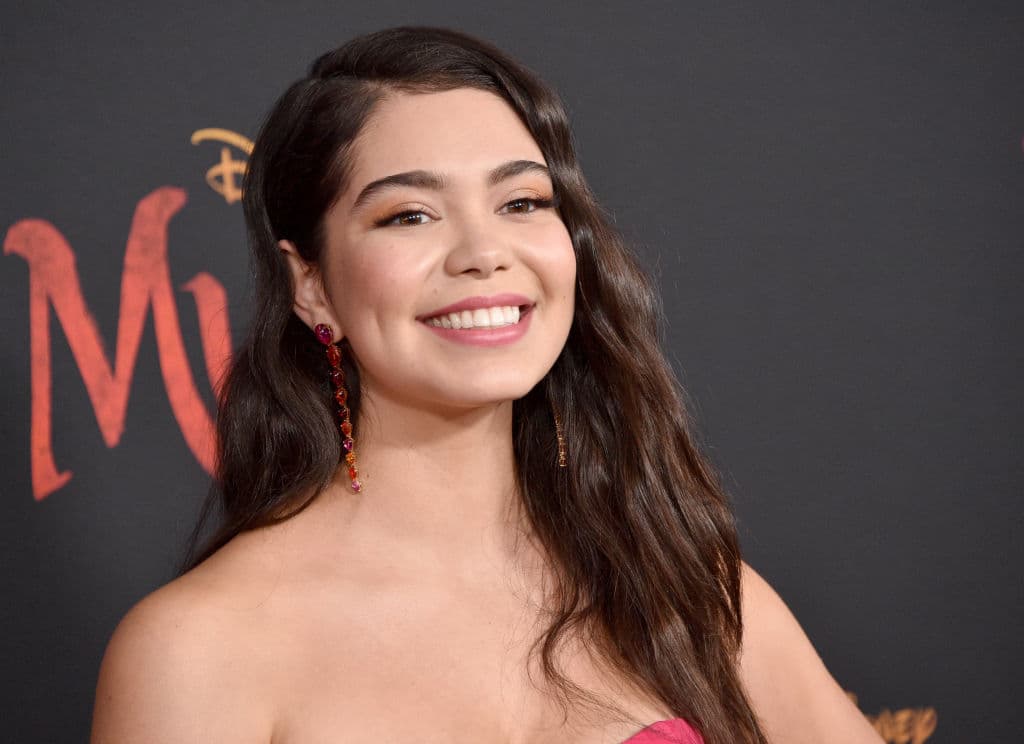 Actriz de ‘Moana’ confiesa bisexualidad con peculiar video en Tik Tok