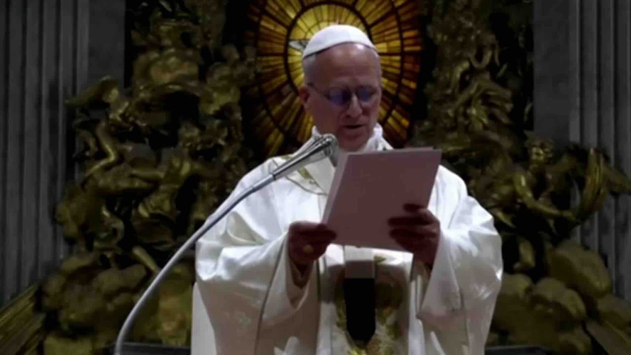 Papa León XIV pide superar guerra e injusticia en Vigilia de Pascua