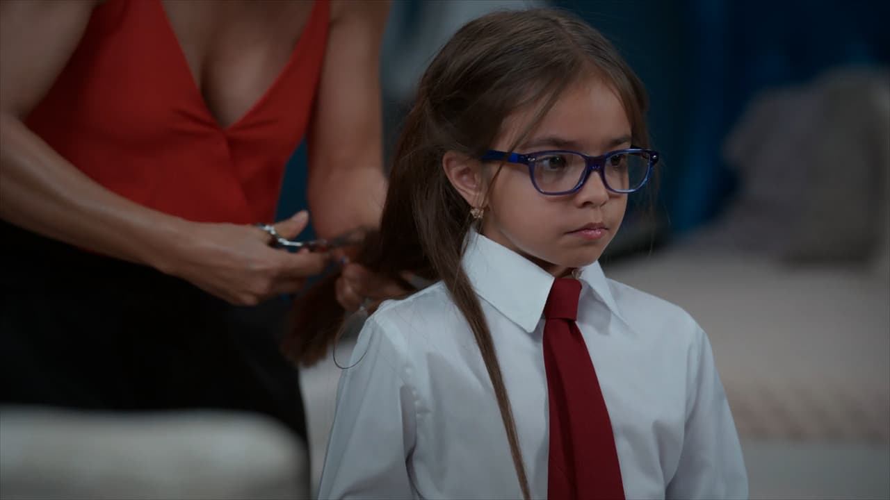 Lía le tuza el pelo a su propia hija para que se calle