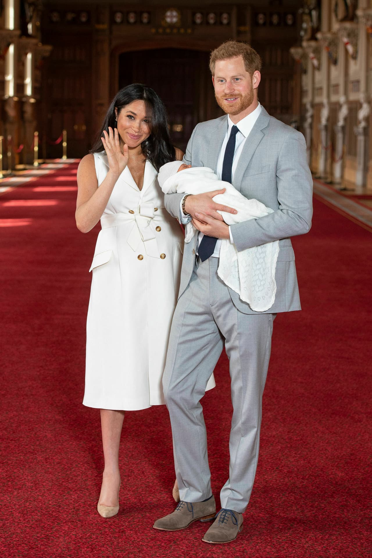 Horas después de la llegada de su primer hijo, el príncipe Harry precisó: “Estoy increíblemente orgulloso de mi esposa. Como dirían todos los padres, mi bebé es absolutamente asombroso (…) Estoy en la luna”.