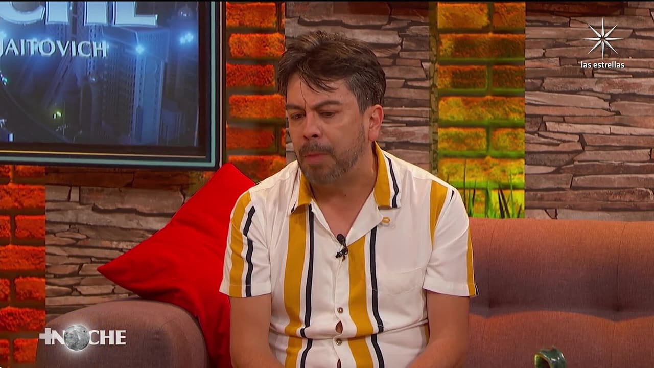 A Carlos Espejel se le quiebra la voz al recordar la pérdida de sus padres