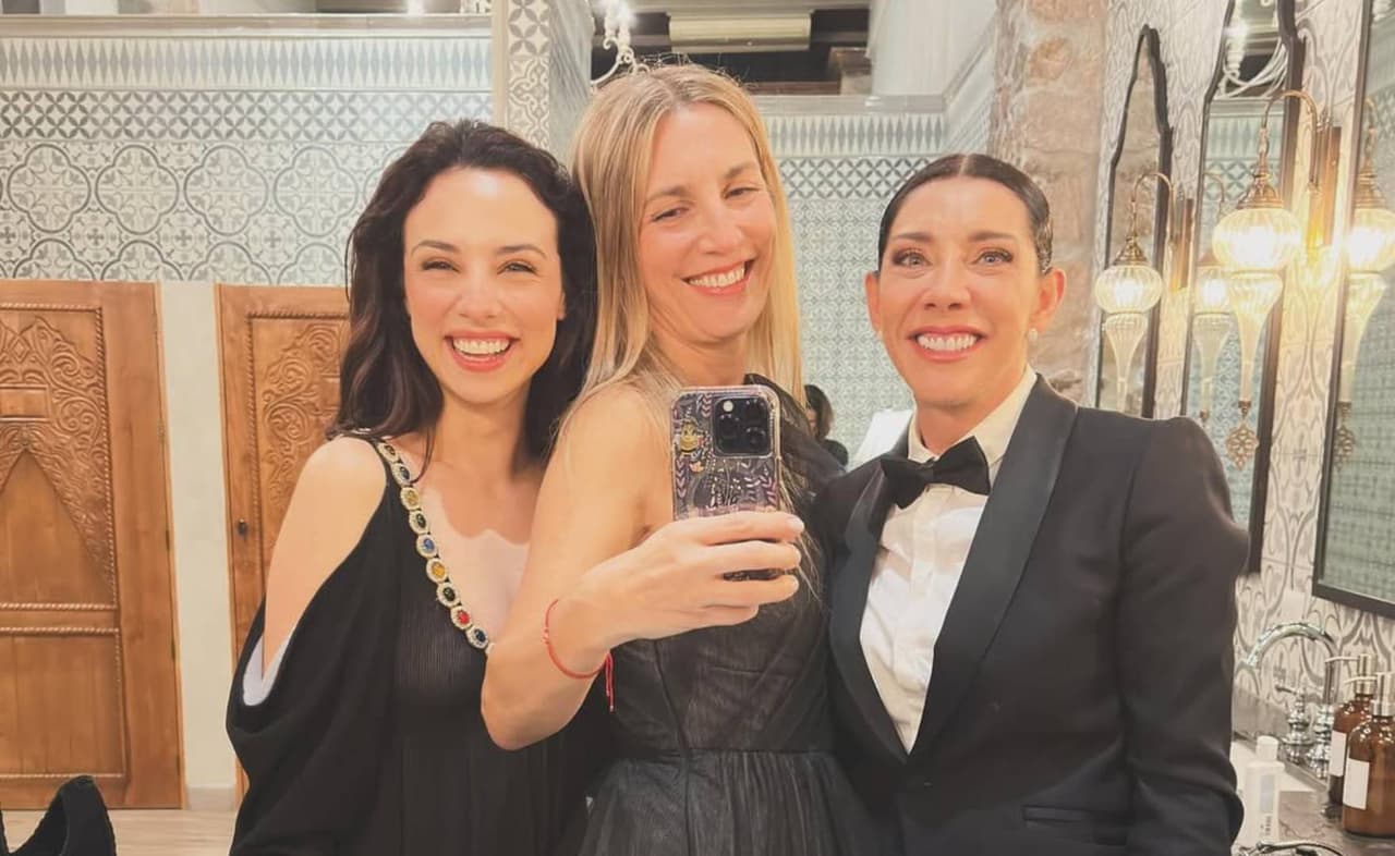 Fiona Palomo y Carina Ricco.