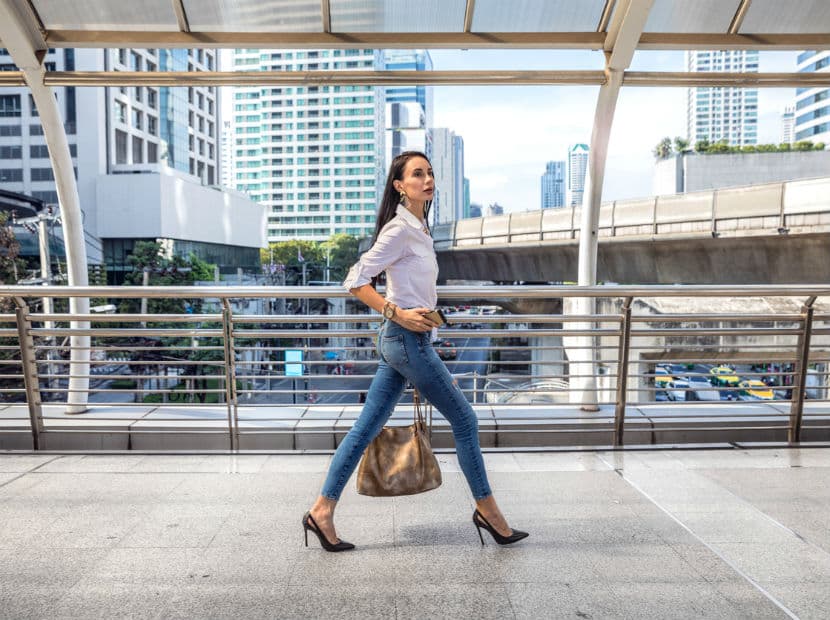 Las mujeres Sagitario responden al estereotipo de la negadora; consideran que nada debe estancarlas y negarán cualquier problema si significa una amenaza en sus objetivos.