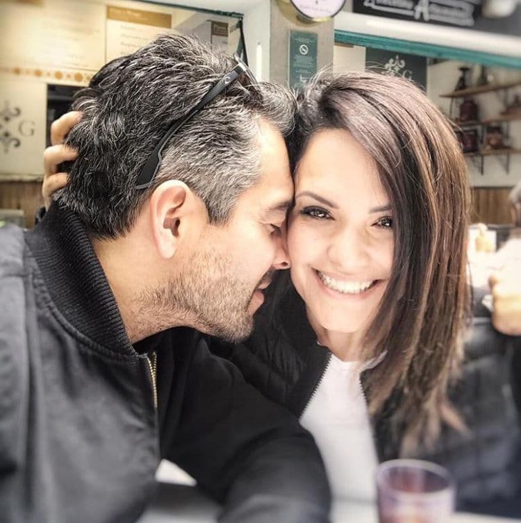 El presentador se casó con Lucía Ruiz de la Peña, mejor conocida como ‘La mojarrita’, el 25 de agosto de 2001 y desde ese momento comenzó la entrañable historia amorosa de esta familia.