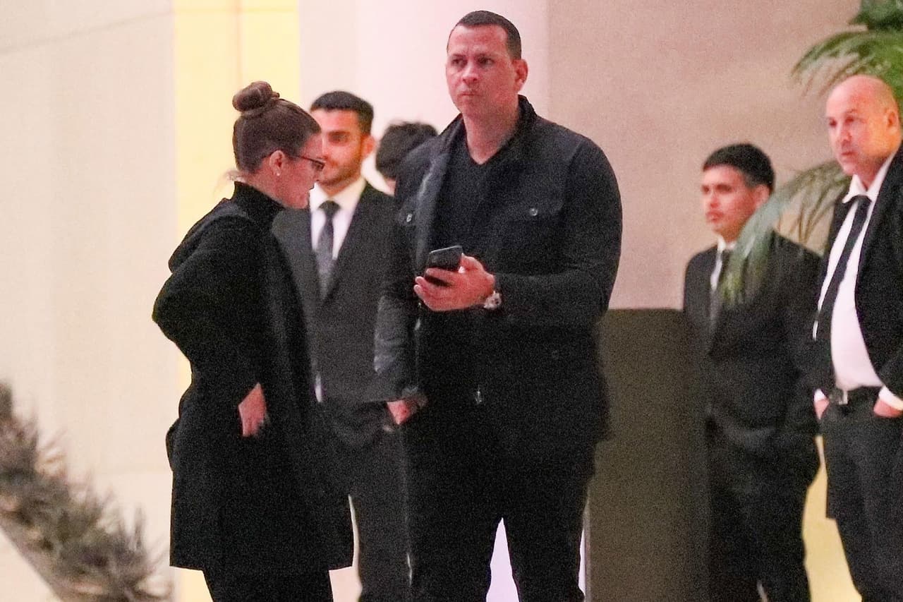 El novio de Jennifer Lopez, Alex Rodriguez, asistió a la fiesta