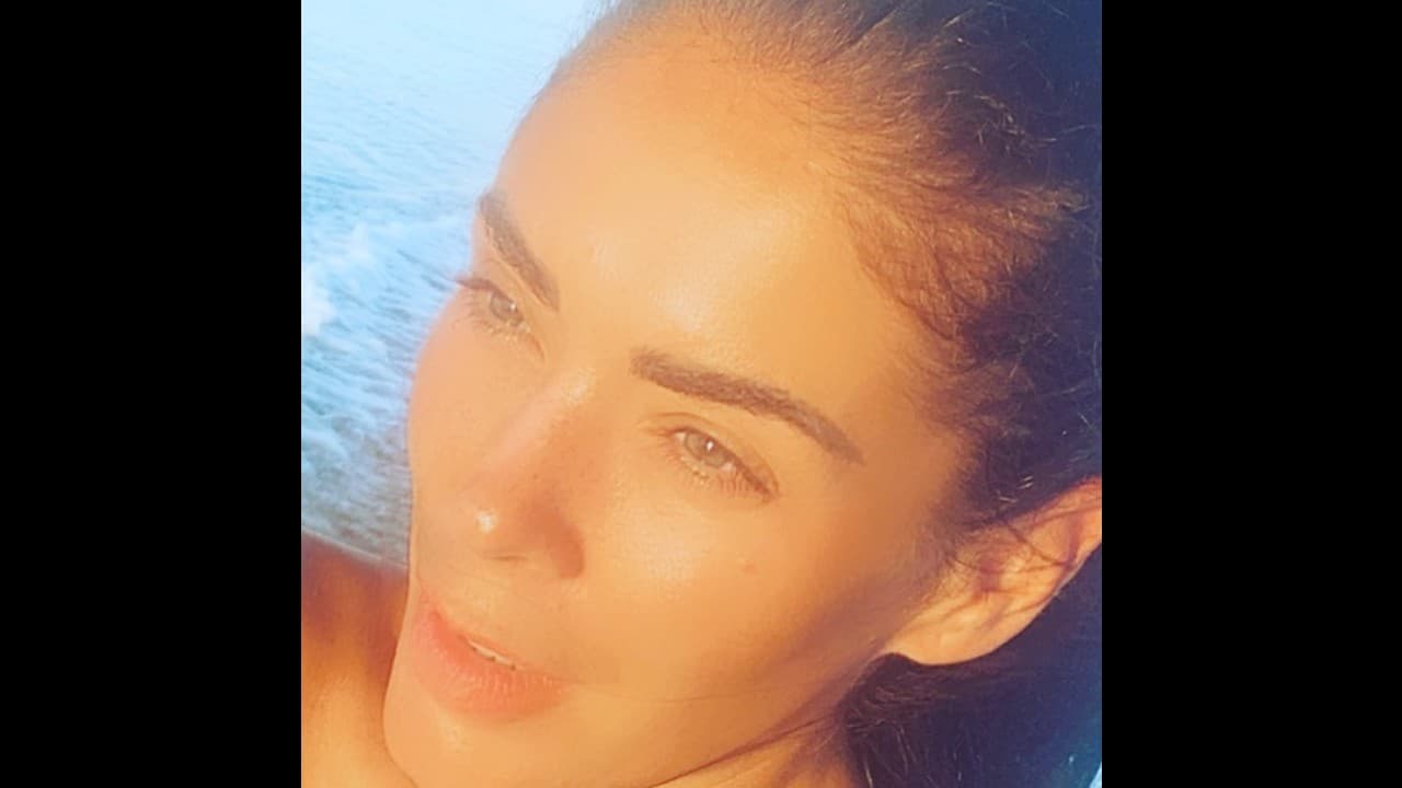 Pero el parecido físico entre hermanas se hizo más evidente con la imagen que la cumpleañera compartió en su perfil de Instagram, donde algunos usuarios afirmaron que la confundieron con Anahí.