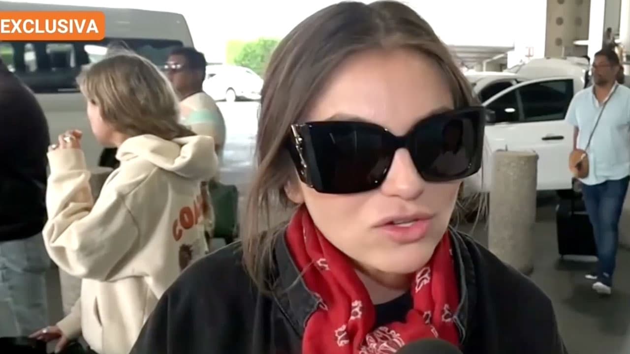 Sofía Castro responde a las críticas negativas por su foto en traje de baño