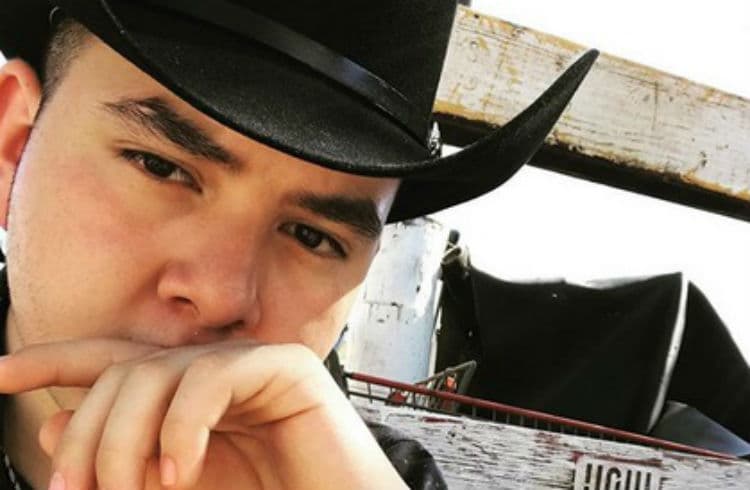 Chiquis Rivera defiende a su hermano Johnny de ataques homofóbicos