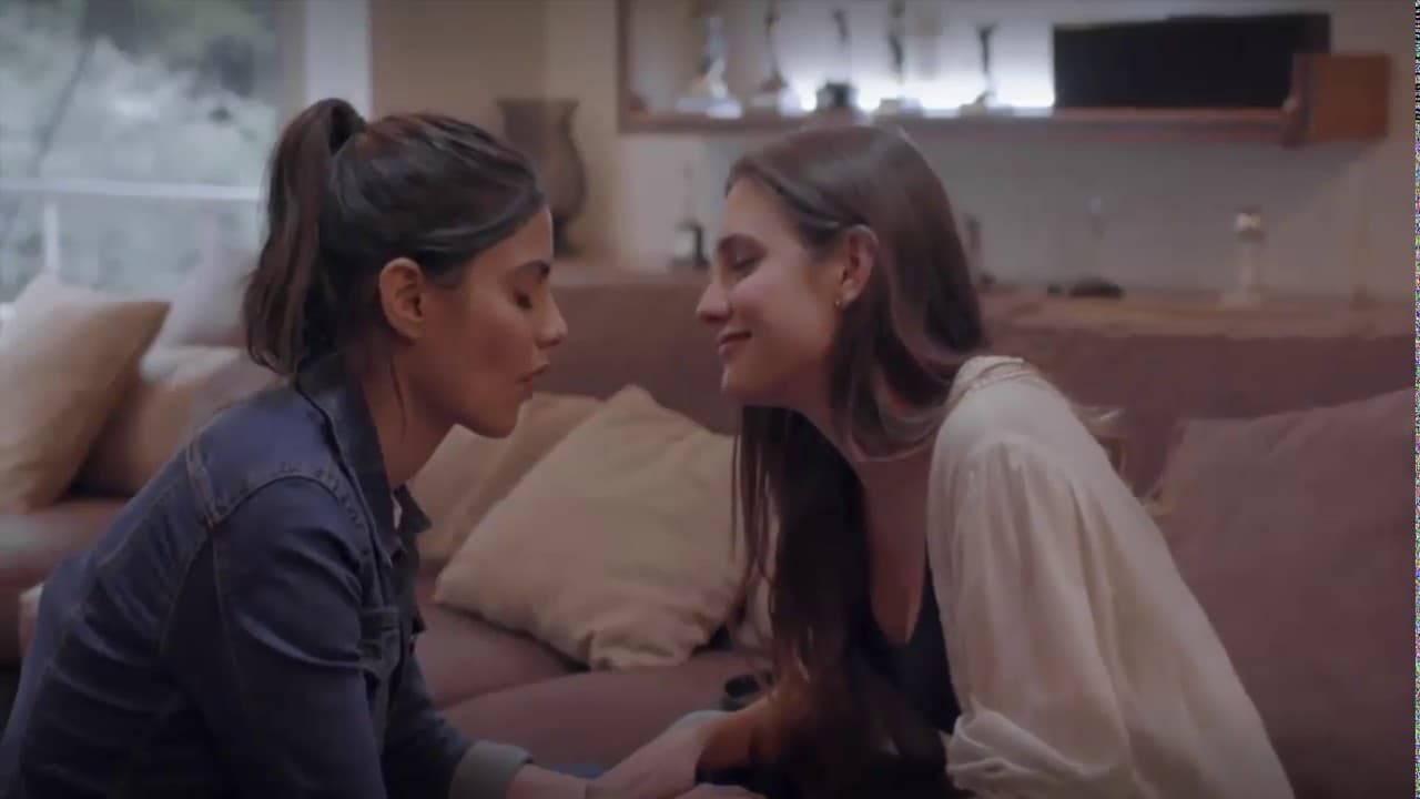 Nominan a Juliantina en los British LGBT Awards; compiten contra actriz ganadora del Oscar