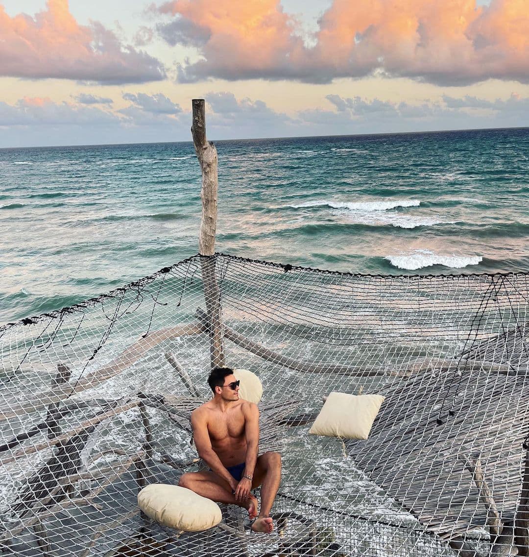 Carlos Rivera disfruta de Tulum