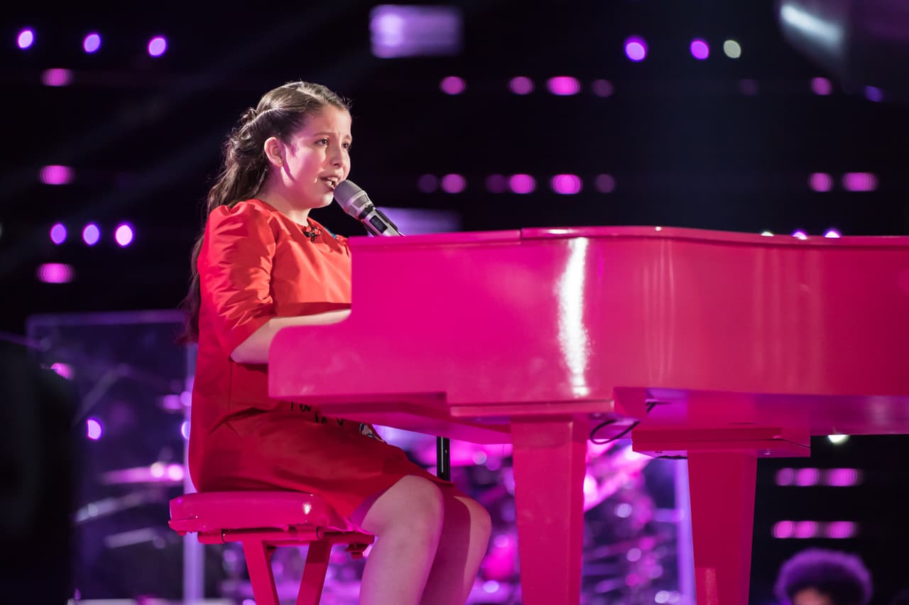 Debido a su calidad vocal y su manera extraordinaria de tocar el piano, Enya recibió el aplauso de los coaches, además de innumerables elogios de Melendi.