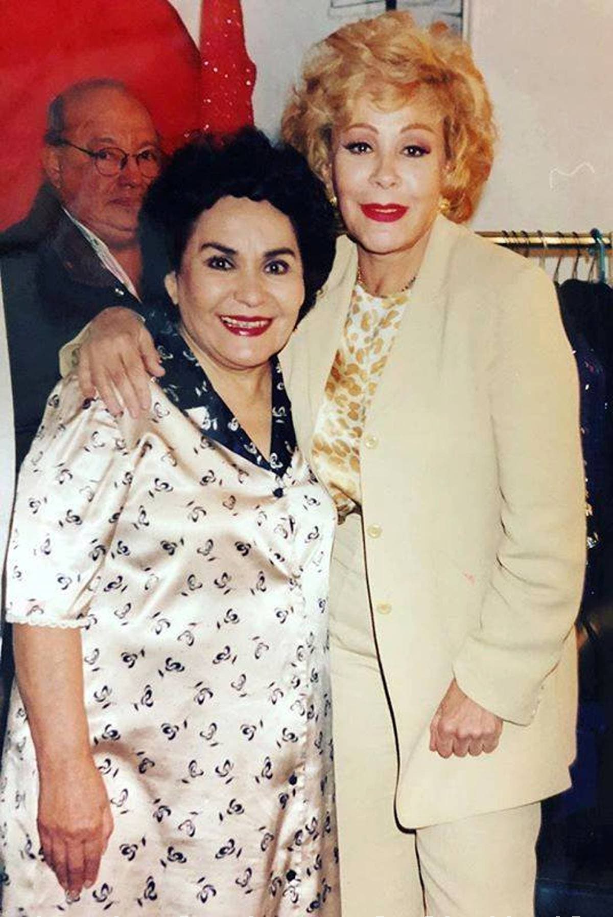 También se convirtió en productora de la exitosa puesta en escena Aventurera, logrando posicionar su show como uno de los más vistos en México.