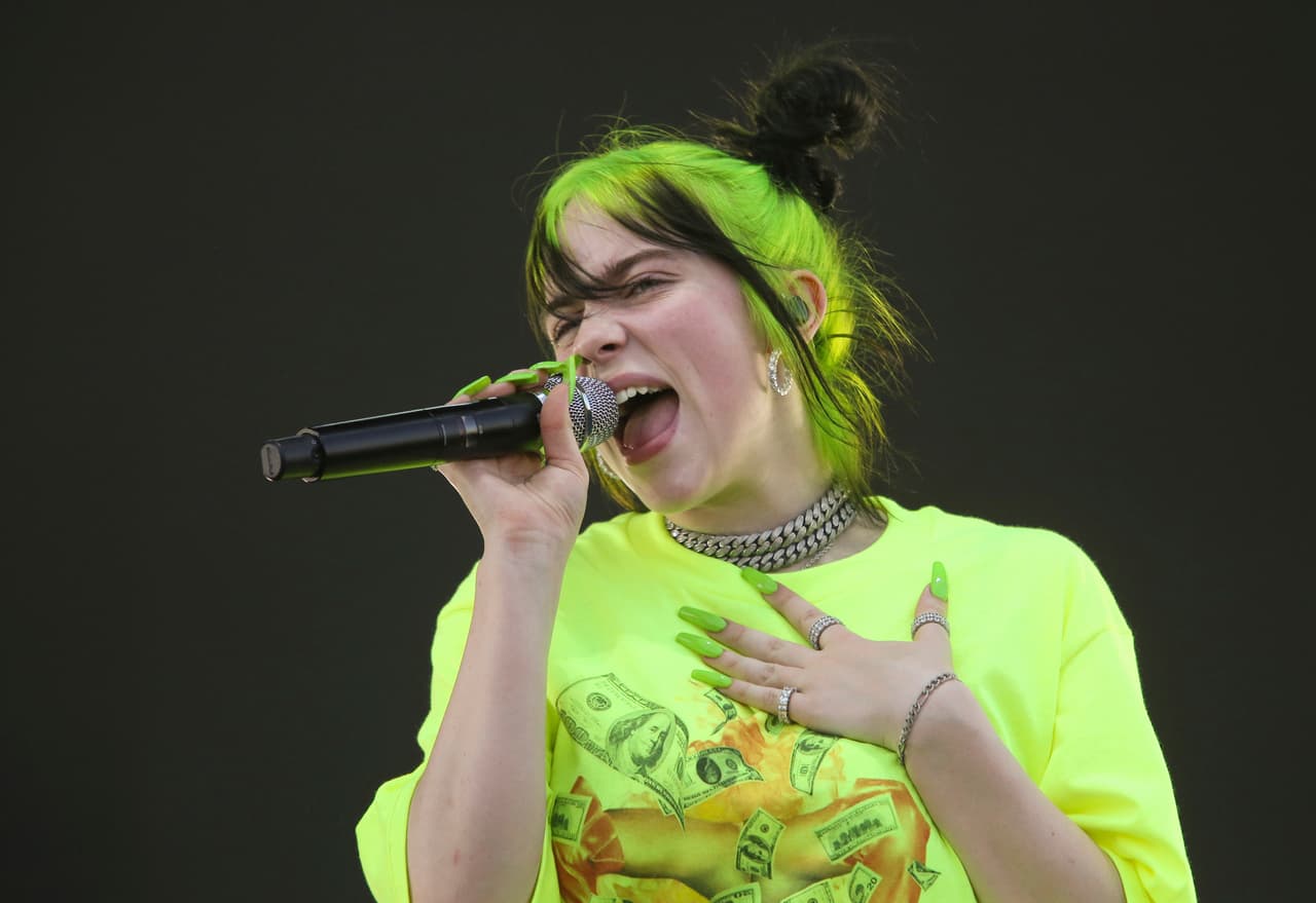 Billie Eilish se despide del cabello de colores para su nuevo video