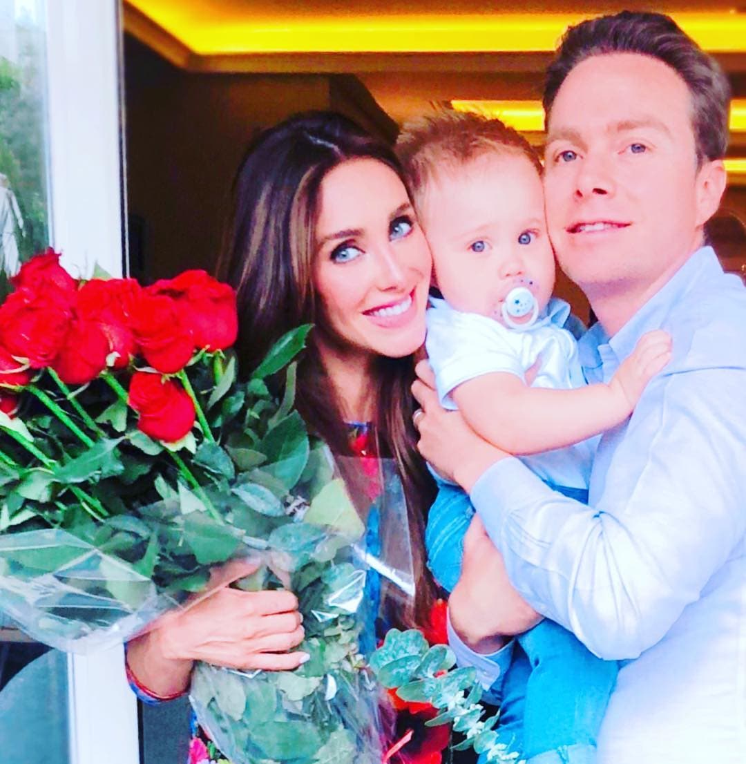 Anahí presume a su familia en redes sociales