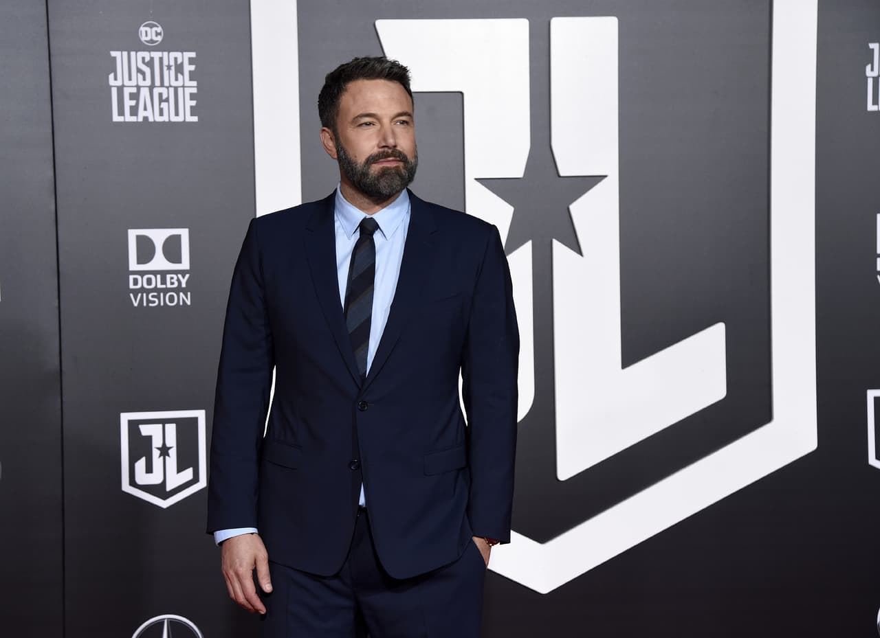 Ben Affleck podría dejar ‘Batman’ tras ingresar a rehabilitación