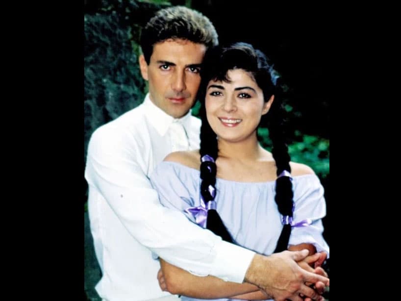 Victoria Ruffo muestra por completo la transformación de su cabello ...