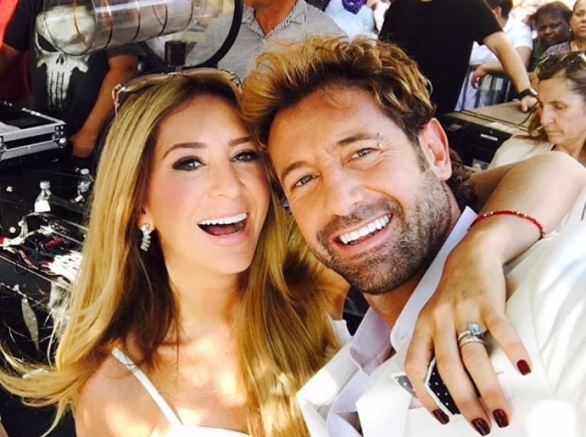 Tras grabar la telenovela ‘Bajo las riendas del amor’ confirmaron su romance a finales de 2007. Dos años más tarde se convirtieron en padres de su primera hija Elissa y en 2014 nació su segunda pequeña Alexa.