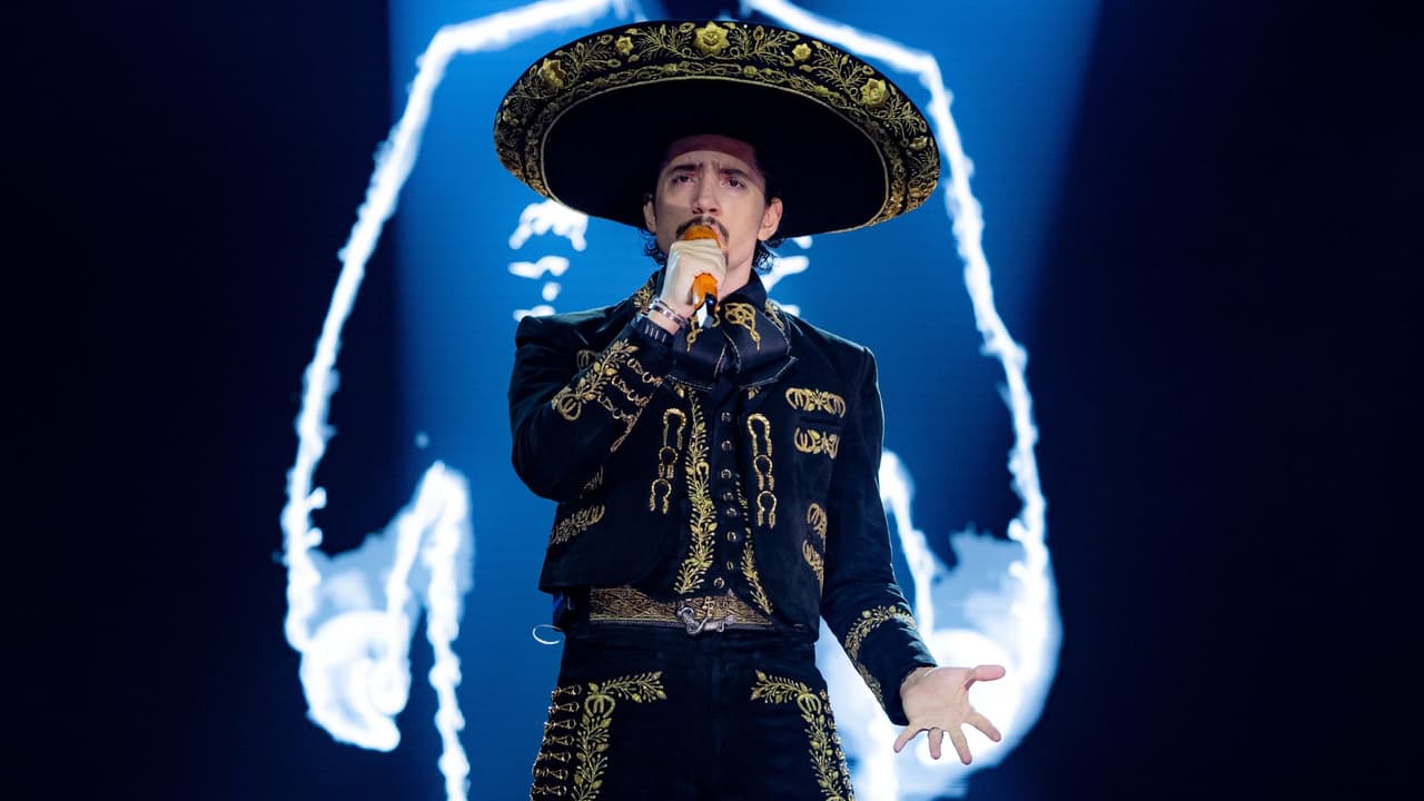 Alex Fernández destapa de quién es el increíble traje charro que lleva a Juego de Voces 2026