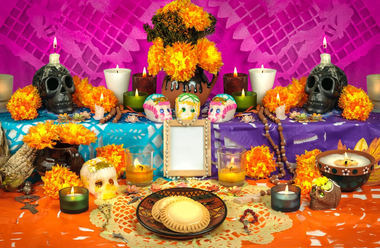 Altar de Día de Muertos: ¿qué lleva y qué simboliza cada cosa?