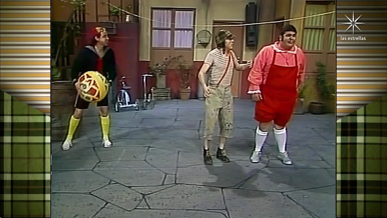 El Chavo del 8: Juegan futbol con la bola en la vecindad, y no es el Ñoño