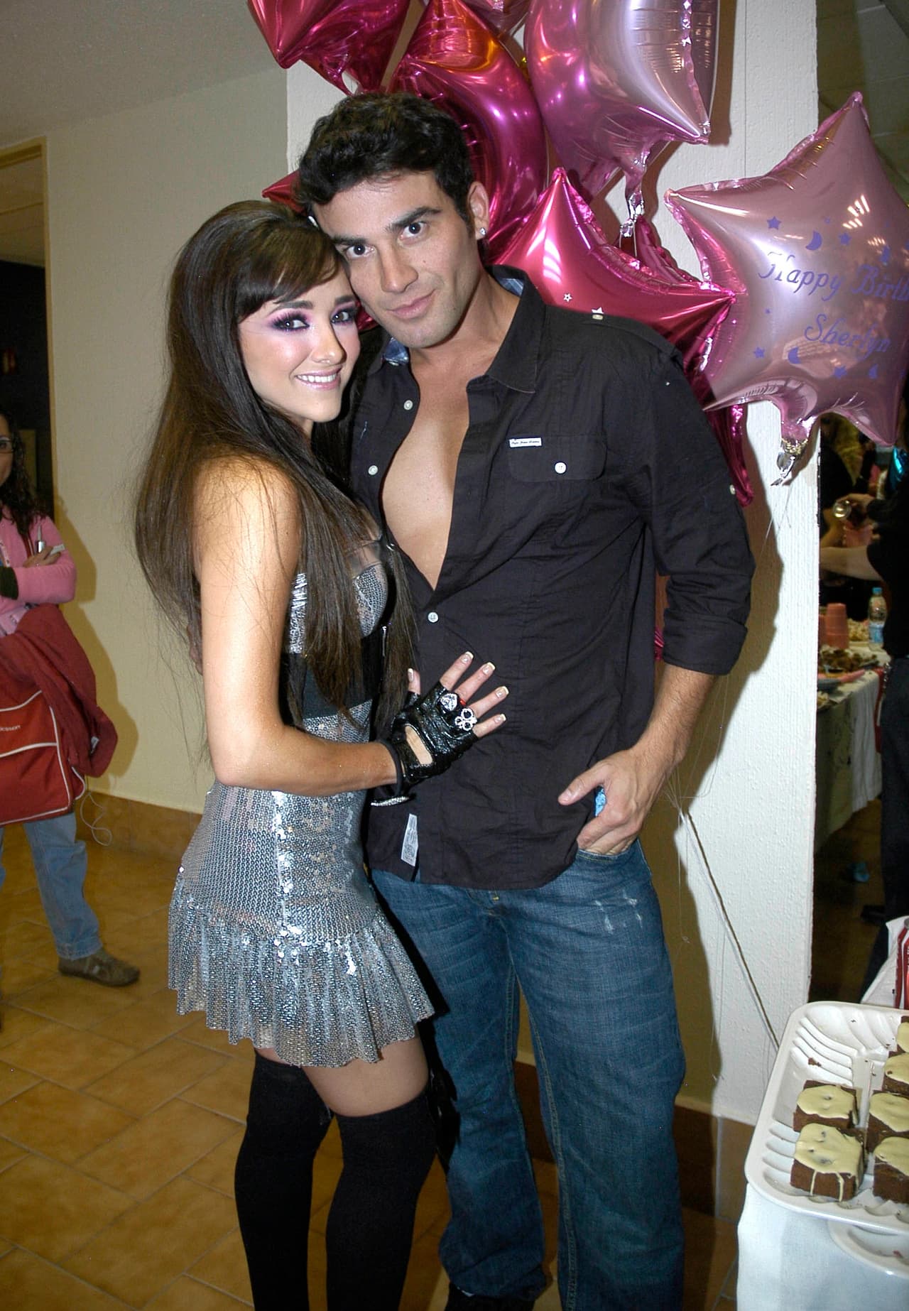 Un año después, en 2009, formaría parte del reparto juvenil de la telenovela 'Camaleones', proyecto de la productora Rosy Ocampo.