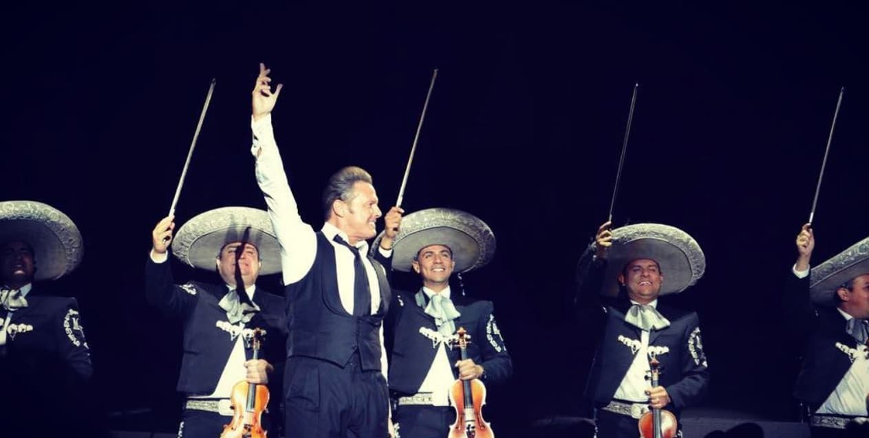 Bandas y cantantes que llevan la música mexicana por el mundo